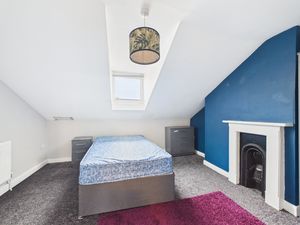 Bedroom- click for photo gallery